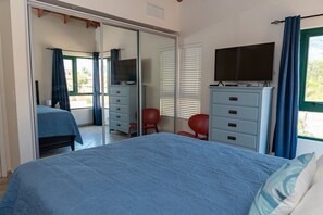3 Schlafzimmer, Zimmersafe, Schreibtisch, Bügeleisen/Bügelbrett