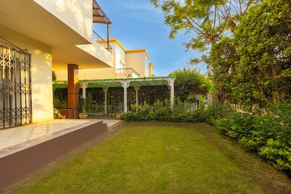 Classic-Villa, Gartenblick | Eingangsbereich