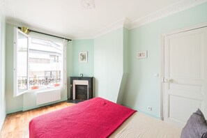 2 chambres, fer et planche à repasser, Wi-Fi, draps fournis