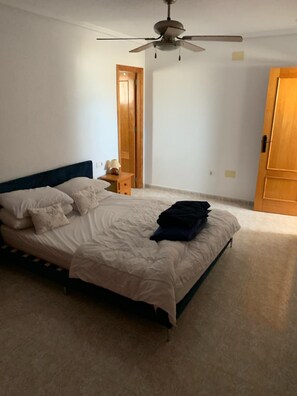 3 sovrum, strykjärn/strykbräda, wi-fi och sängkläder