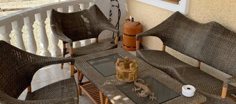 Relaxing 3 Bedroom Villa In Quiet Residential Area