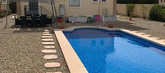 Relaxing 3 Bedroom Villa In Quiet Residential Area