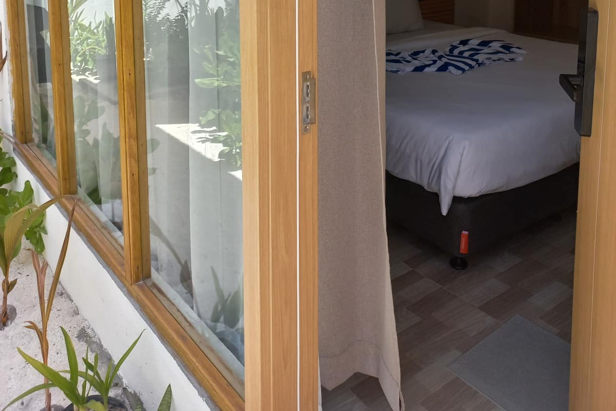 In-room safe, desk, laptop workspace, blackout curtains