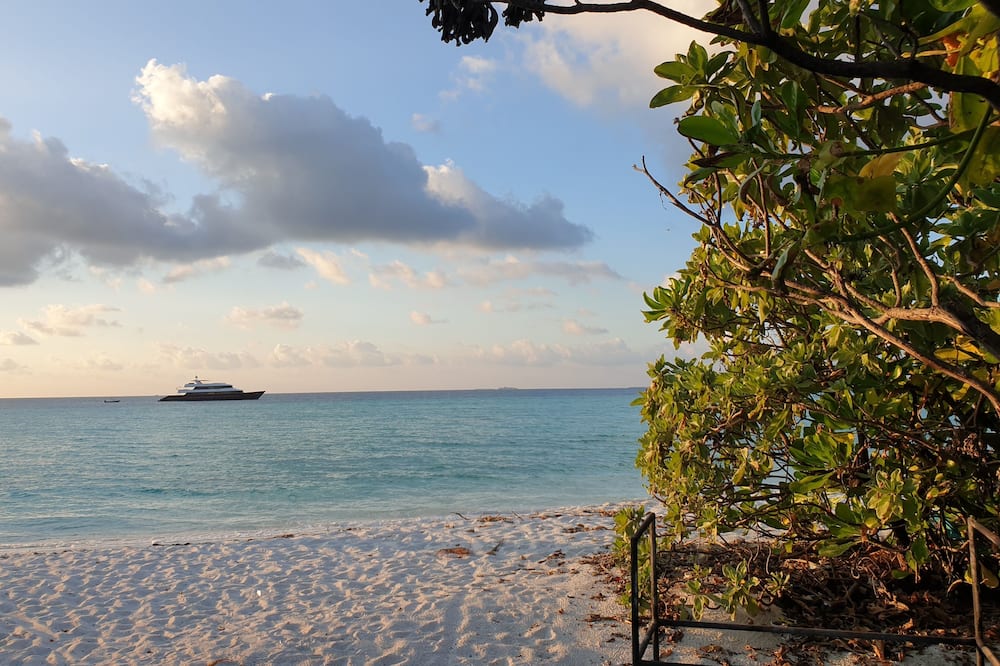 Dhigurah Tourist Hotel