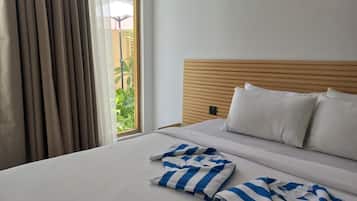 In-room safe, desk, laptop workspace, blackout drapes