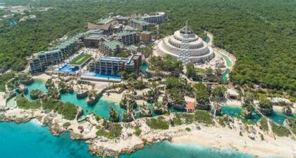 Oceanfront Luxury Suite: A Caribbean Retreat w/ Premium Benefits, ALL-INCLUSIVE