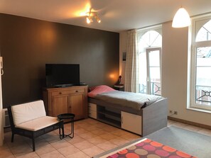 Bügeleisen/Bügelbrett, WLAN, Bettwäsche