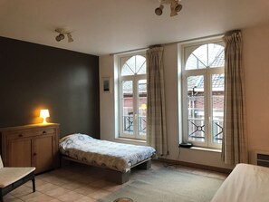 Bügeleisen/Bügelbrett, WLAN, Bettwäsche