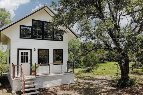 Dripping Springs Homestead - Painter's Studio in Nature