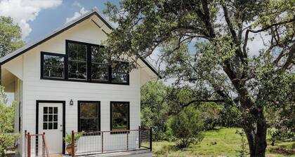 Dripping Springs Homestead - Painter's Studio in Nature