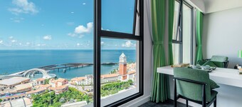 Hillside Sunset Apartment