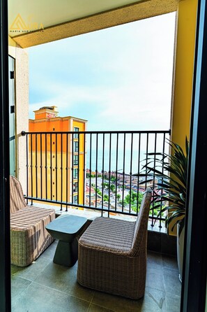 Basic Apartment, Ocean View | Balcony