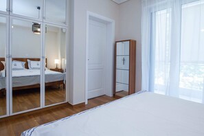 3 quartos, ferros/tábuas de passar roupa, Wi-Fi, roupa de cama