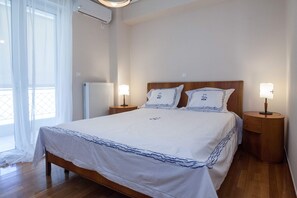 3 slaapkamers, een strijkplank/strijkijzer, wifi, beddengoed