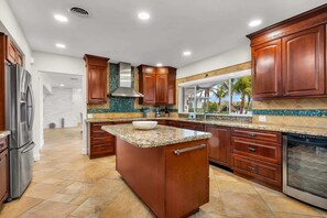Fridge, microwave, oven, stovetop - Tropical Waterfront Family Oasis - Heated Pool - Near the Beach & Aventura Mall! (Miami)