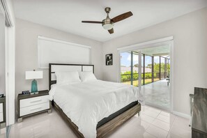 3 camere, una scrivania, ferro/asse da stiro, culla da viaggio