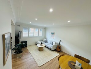 Interior - SYDNEYS LEADING NO.1 STAY (Coogee)