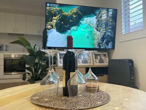 SYDNEYS LEADING NO.1 STAY