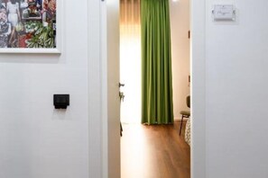 Interior - Guest House Al Viale - Single Room (Caltagirone)