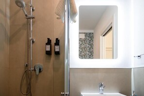 Shower, hair dryer, bidet, towels - Guest House Al Viale - Single Room (Caltagirone)