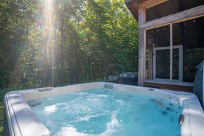 Bain à remous extérieur