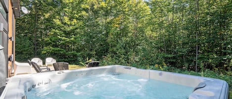 Bain à remous extérieur