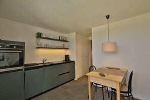 Fridge, microwave, oven, stovetop - Union Apartment 5 (Belp)