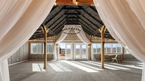 Interior - Valley View Cottage (Omaha)