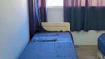 3 slaapkamers, een strijkplank/strijkijzer, beddengoed