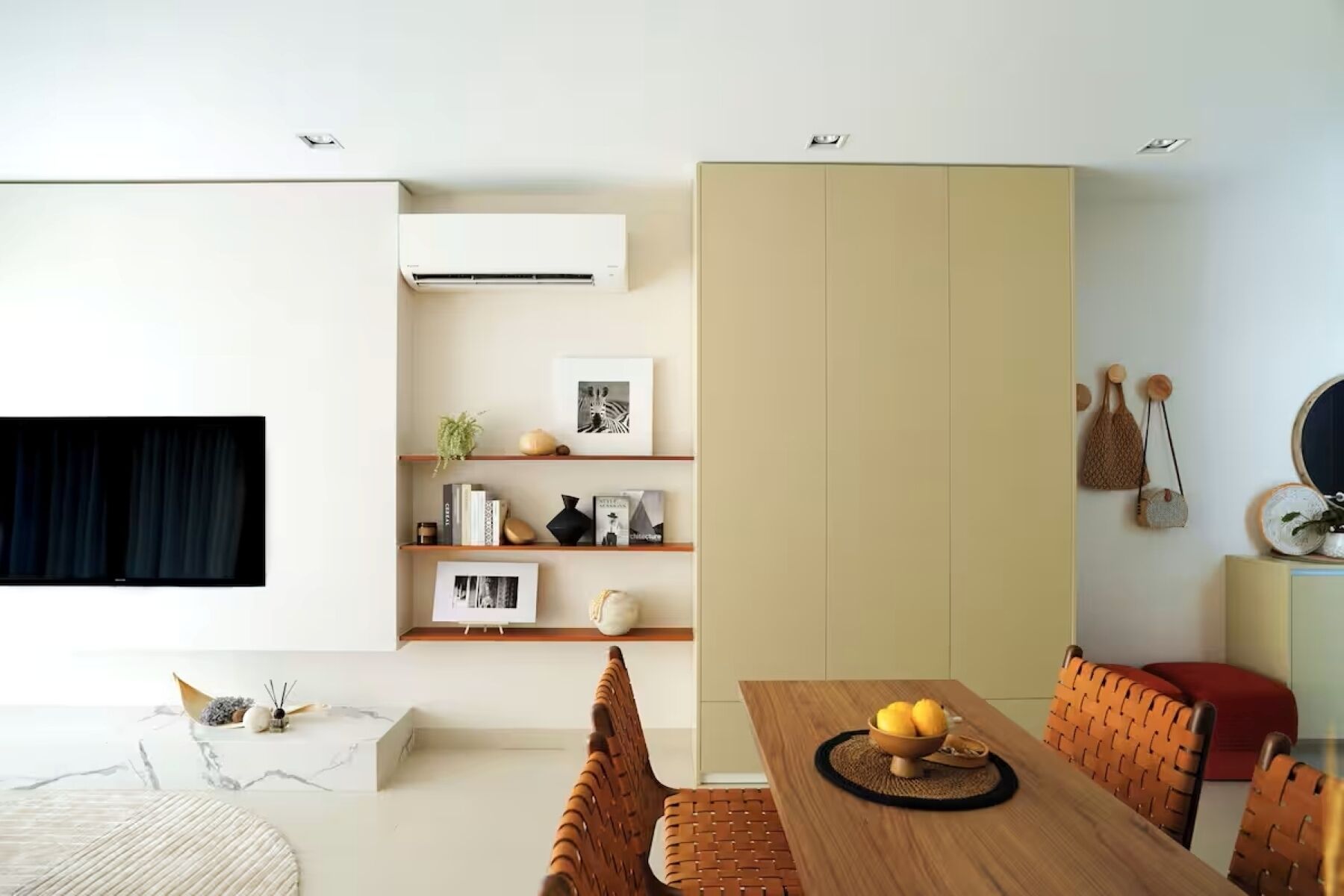 Familienapartment, 2 Schlafzimmer, Balkon | Esszimmer