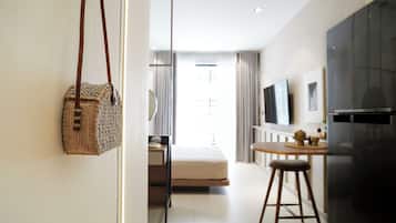 Comfort Studio, Balcony | Hypo-allergenic bedding, down duvets, desk, laptop workspace