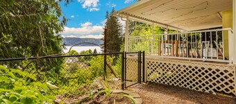 Overlooking Hood Canal Vistas & Private Garden