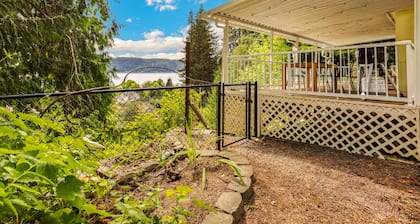 Overlooking Hood Canal Vistas & Private Garden