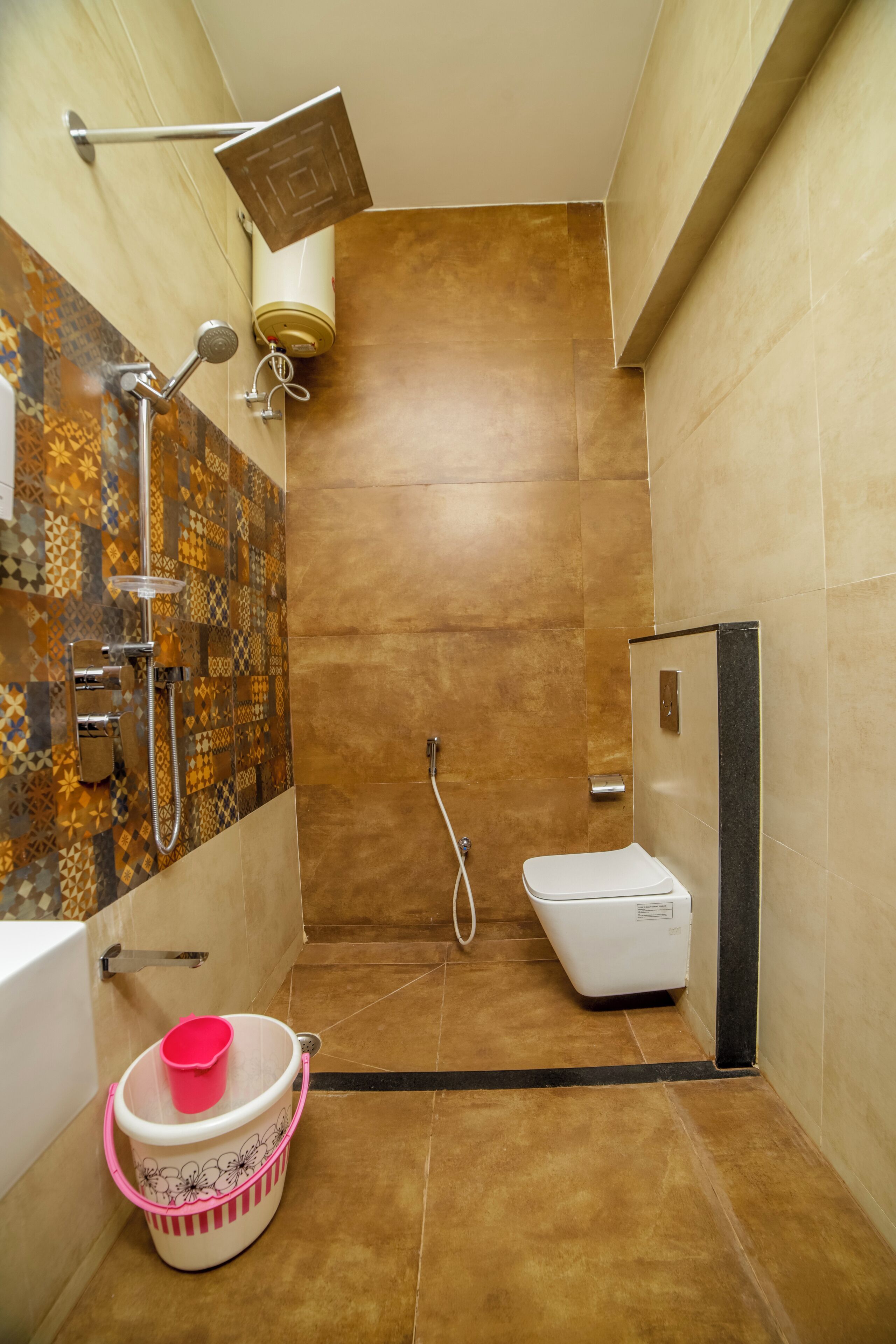 Villa, 5 Bedrooms | Bilik Mandi | Pancuran mandi, tuala disediakan, sabun, syampu 