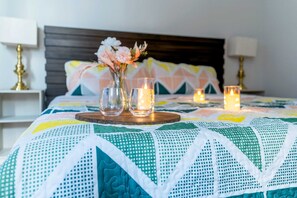 1 bedroom, desk, iron/ironing board, WiFi - NOOGA NOOK in Downtown Chattanooga (Chattanooga)