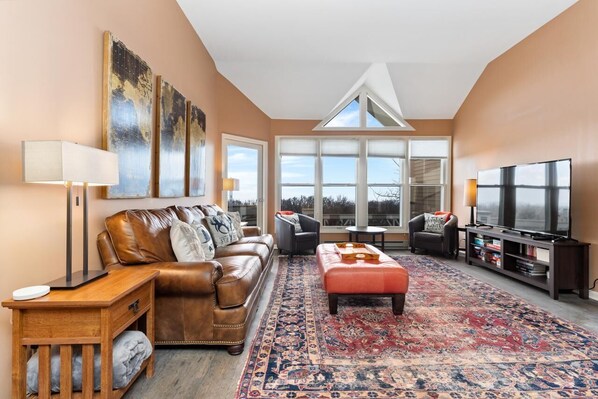 TV - Shenandoah Ridge 11 with Wintergreen Advantage (Wintergreen)