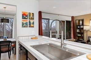 Interior - Stoneridge 41 with Wintergreen Advantage (Wintergreen)