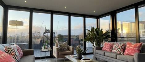 Smart-TV, Stereoanlage, Computerbildschirme