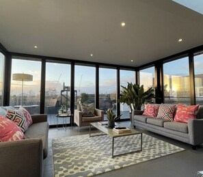 TV connectée, chaîne hi-fi, écrans d'ordinateur