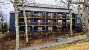 Exterior - Timbers Lodge 42 with Wintergreen Advantage (Wintergreen)