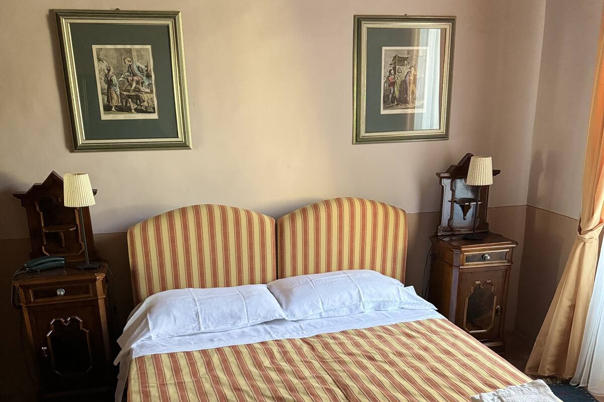 Camera Comfort con letto matrimoniale o 2 letti singoli, non fumatori, vista cortile | Wi-Fi gratuito