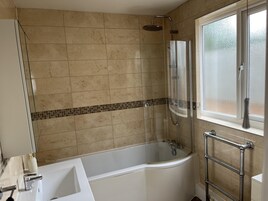 House | Bathroom | Combined shower/tub, deep soaking tub, towels