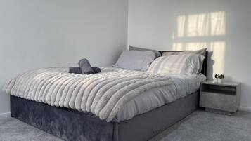 House | 3 bedrooms, iron/ironing board, free WiFi, bed sheets