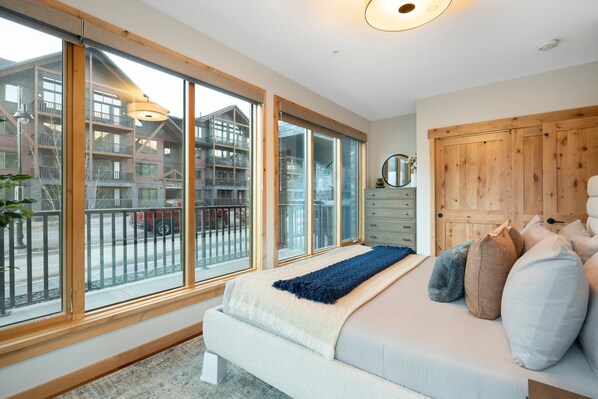 3 bedrooms, iron/ironing board, travel cot, free WiFi