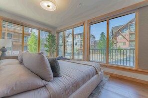 3 Schlafzimmer, Bügeleisen/Bügelbrett, Reisekinderbett, kostenloses WLAN