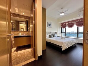 高級公寓客房, 2 間臥室, 露台, 海景 | 埃及棉床單、高級寢具、羽絨被、手提電腦工作空間