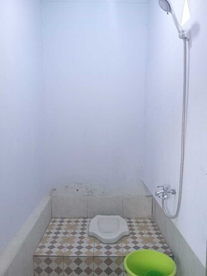 Phòng 2 giường đơn cơ bản | Phòng tắm