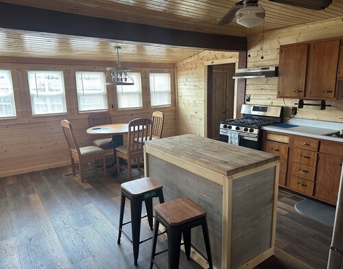 Unit A Country house near Warrensburg 