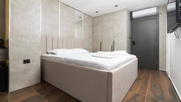 Standard Double Room, Balcony | Desk, laptop workspace, free WiFi, bed sheets