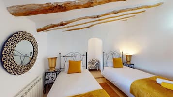 Comfort Twin Room | Iron/ironing board, free WiFi